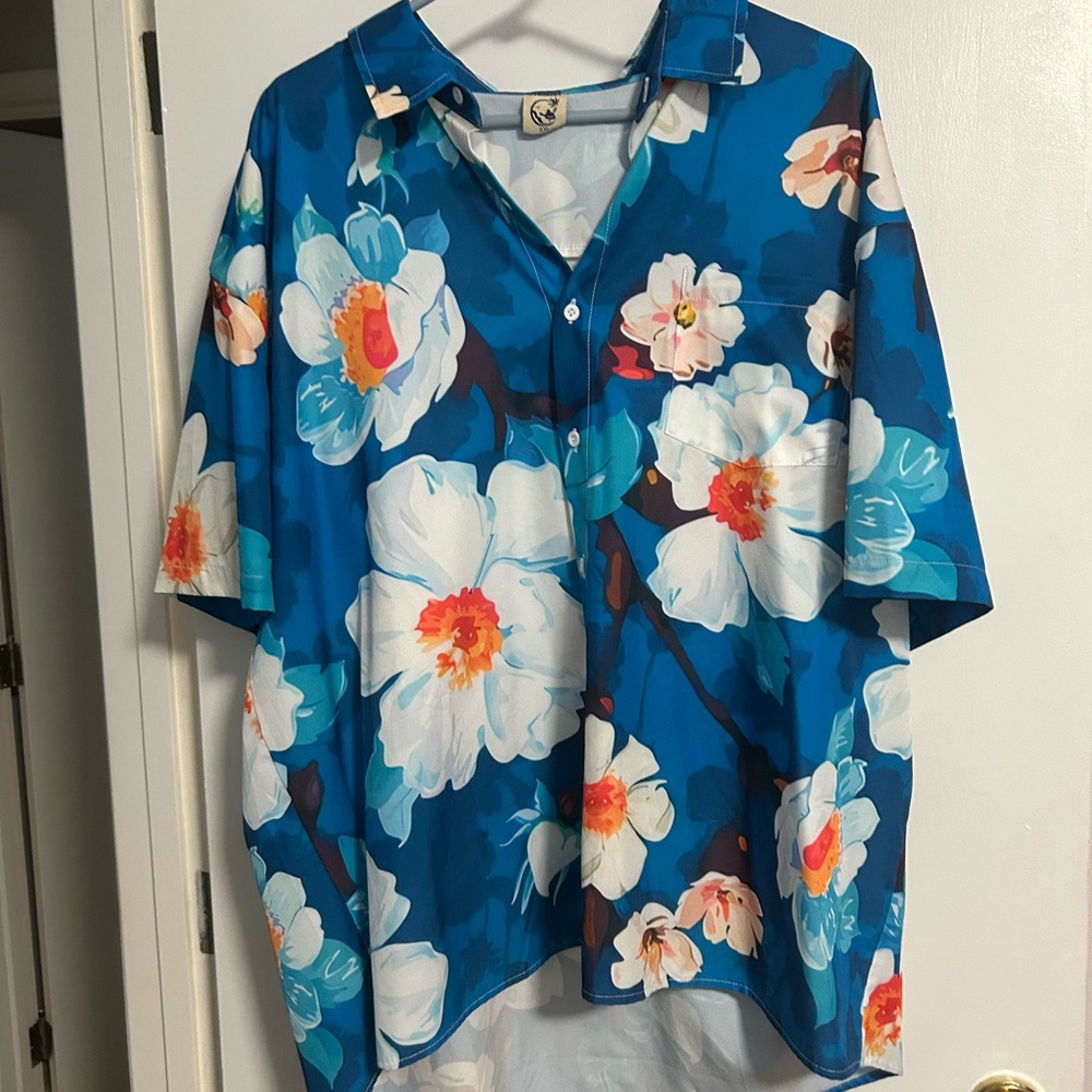 Men's Blue Floral Short-Sleeve Button-Down Shirt by